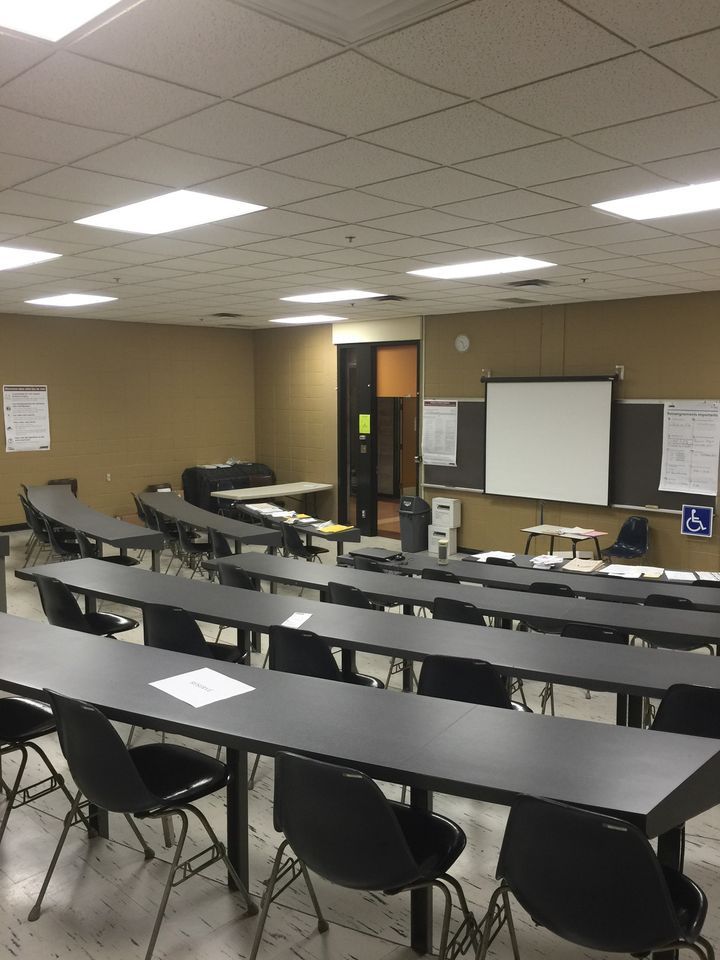 Canadian Tire Collectors Montréal Club Meeting..., Centre communautaire