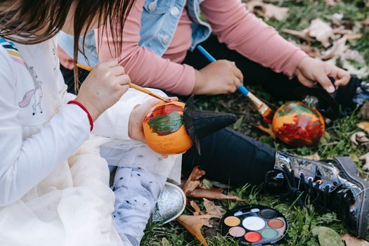 childrens-workshop-painting-pumpkins-kane-street-community-garden-la