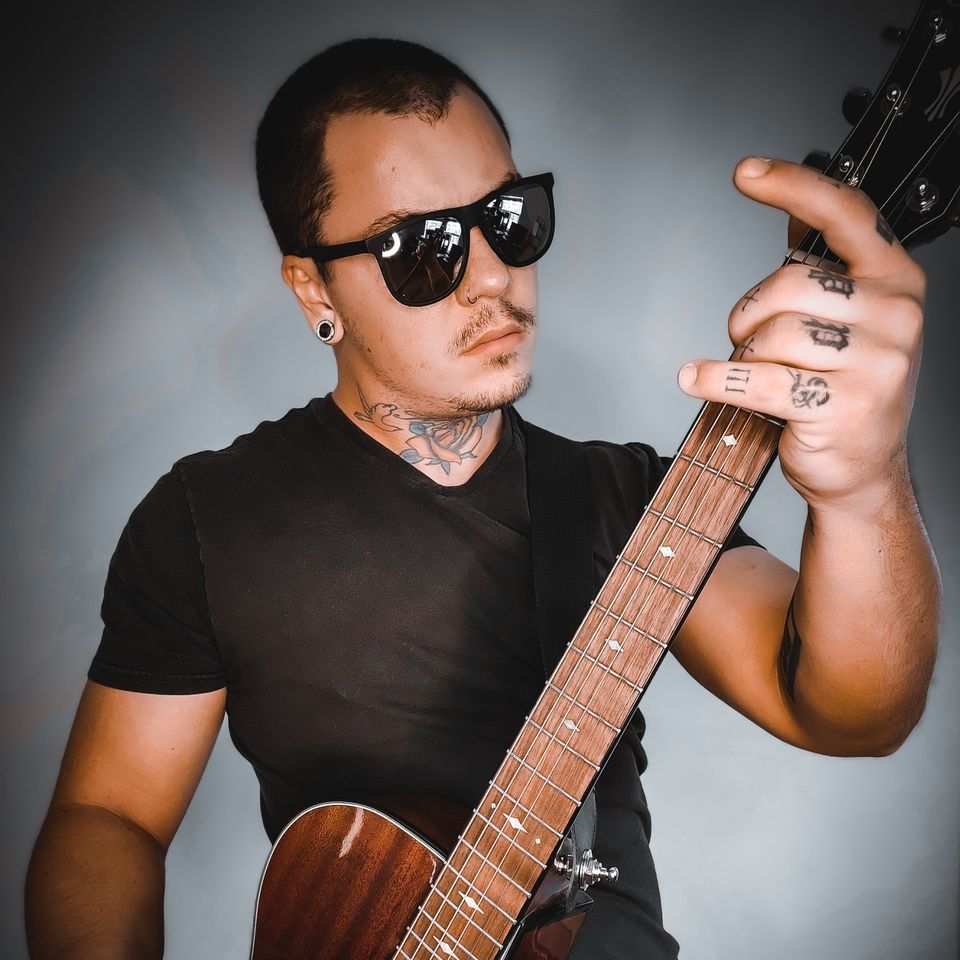 Corry Kipps Live The Shack Riverfront for Sunday Funday at one of the