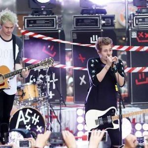 5 Seconds of Summer at RBC Amphitheatre