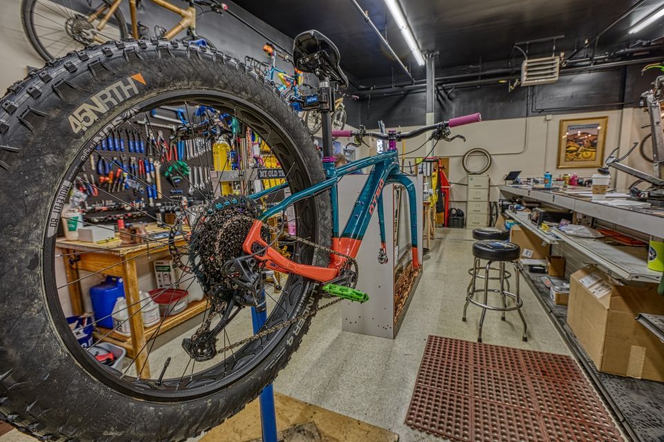 Wheel Building Class With Simon Rakauer, Bankstown Bike and Ski, Fairbanks, February 8 2023