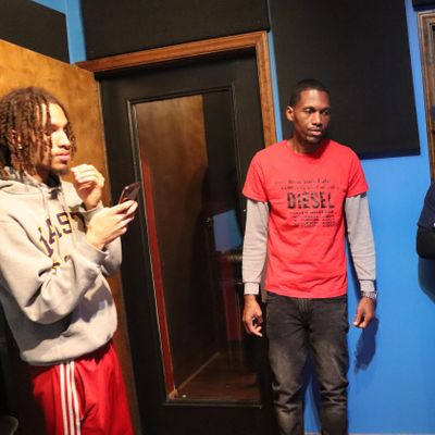 Major Bank Mentality/Mecca Beez Music logo