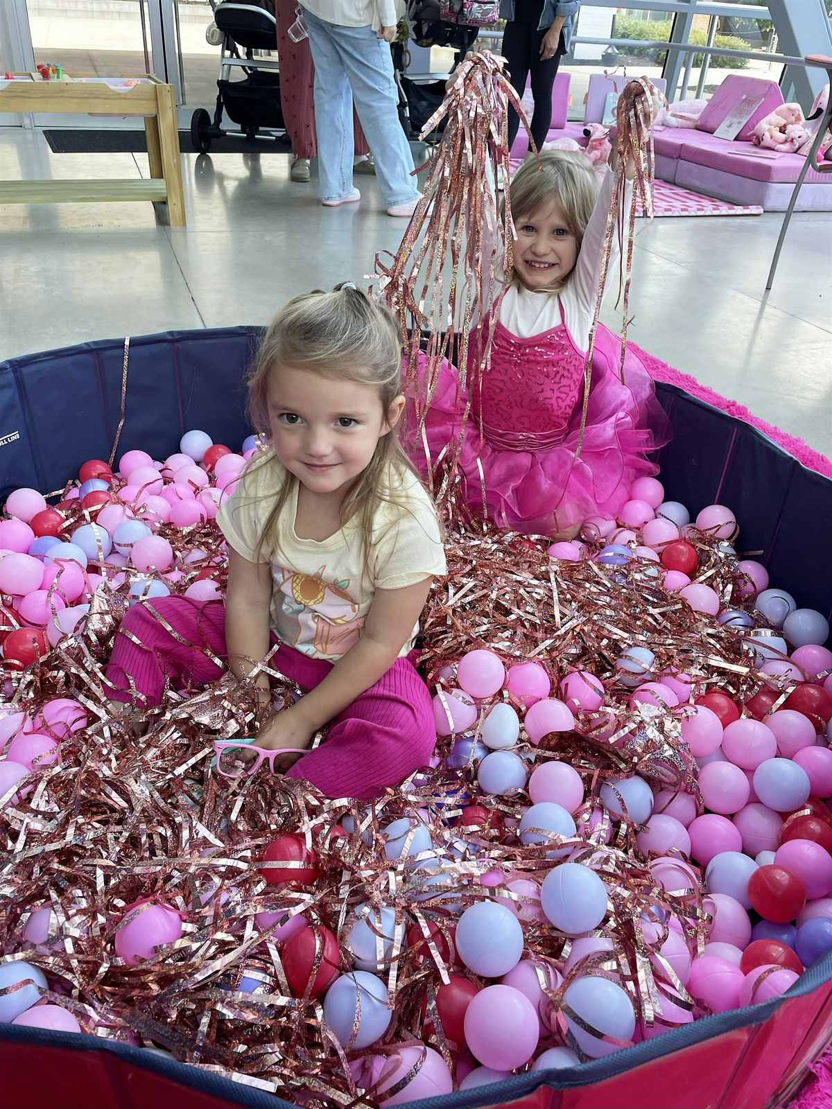 Mess Makers: Sparkle & Shine, 14 January | Event in Akron | AllEvents