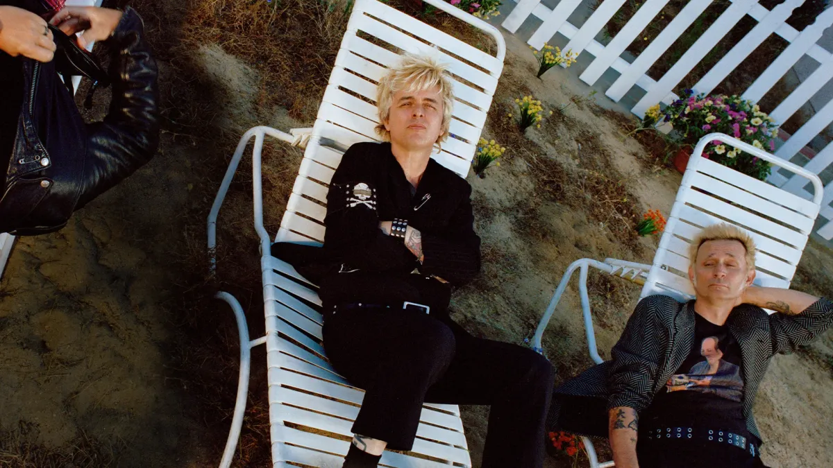 Green Day, Twenty One Pilots, Cage The Elephant, Sublime, Good Charlotte, Myles Smith, Gigi Perez, almost monday in Inglewood, 17 January