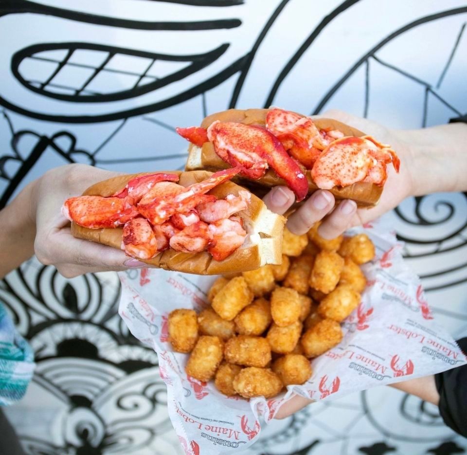 Cousins Maine Lobster at Wynstone South, 370 Prairie Center Dr, Eden