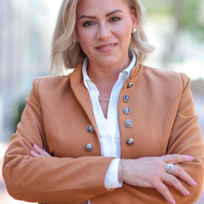 Linnette Falcon Chair of The La Habra Area Chamber logo