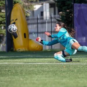 Parking South Dakota Coyotes at North Dakota Fighting Hawks Womens Basketball