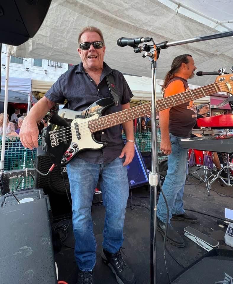 Los Guys at Foxxview car show, Foxx View Lanes, Waukesha, May 3 2023