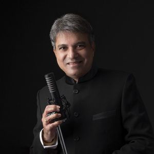 Sudesh Bhosle, Kavita Krishnamurthy, Shabbir Kumar, Padmini Kolhapure, Anup Jalota, Anu Malik, Suresh Wadkar, Hema Malini in Mumbai