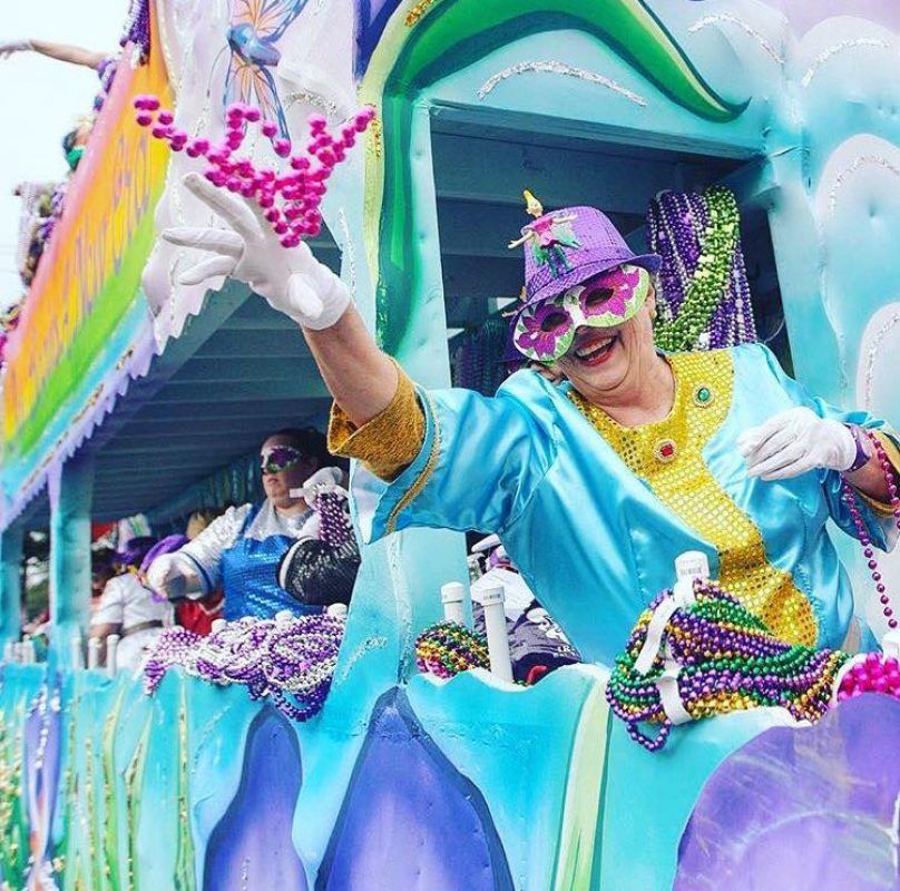 Krewe of Iris Parade – Mardi Gras 2026 | Oldest All-Female Krewe