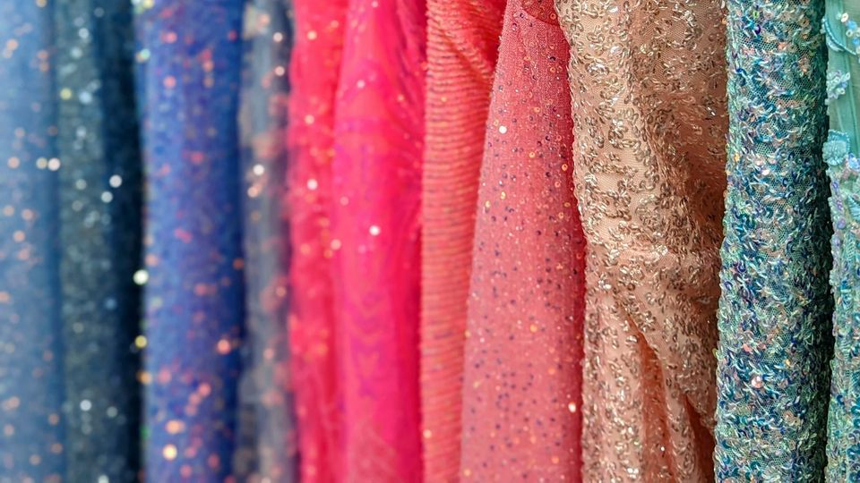 Bella Que Dresses Reopening Date (New Location), 9400 Transit Road