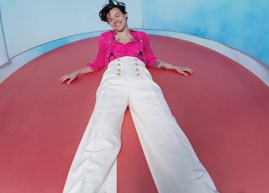 harry styles love on tour outfits 2021