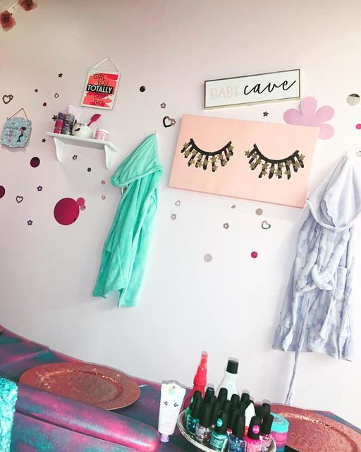 Cinderella experience at Dazzling Divas Glam Mansion, 5225 Main St