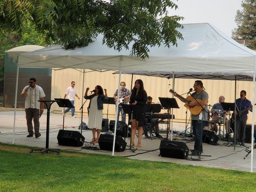 Sunday Services Live in the Park, 4710 N Polk Ave