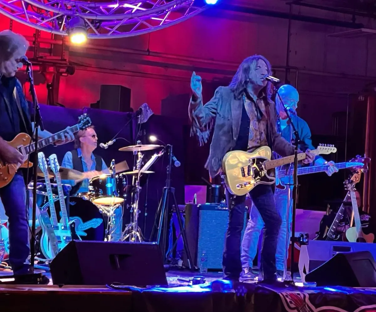 The Petty Experience Xmas Experience ( Free Outdoor Event!!) @ Ale and the Witch, 13 December | Event in St. Petersburg