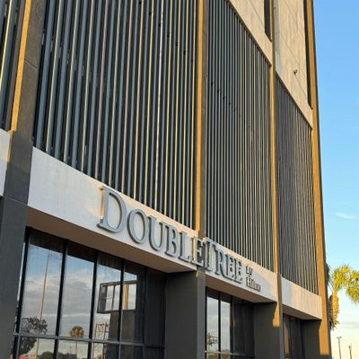 DoubleTree by Hilton Laredo logo