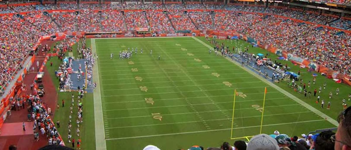 Louisville Cardinals at Miami Hurricanes Football at Hard Rock Stadium, 17 October | Event in Miami Gardens