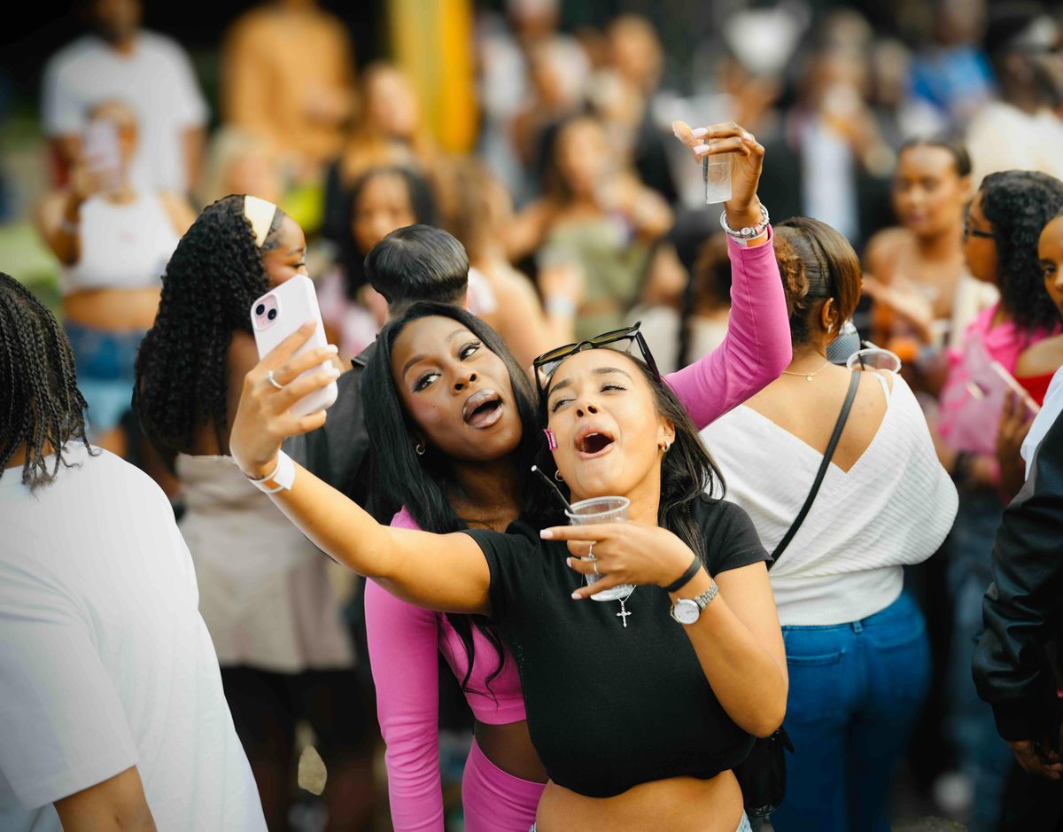 DAY PARTY EAST - RnB, 90s, 2000s, Slow Jams Closing Day Party (1200+ RAVERS), 31 August | Event in Barking