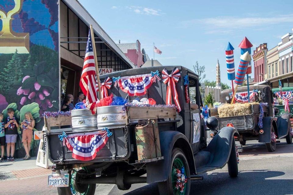 Fourth of July Celebration in Grass Valley, Grass Valley, Applegate