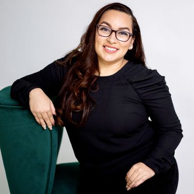 Victoria Santos logo