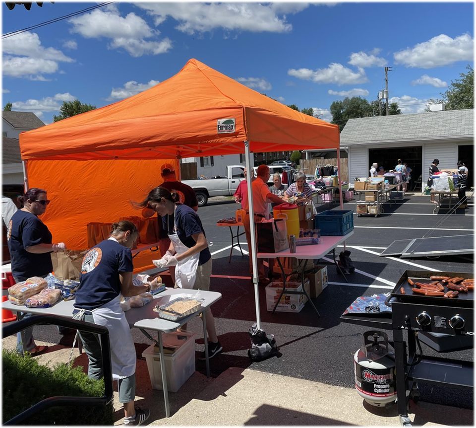 Free Lunch in Parking Lot (1230130), Free clothing and food pantry