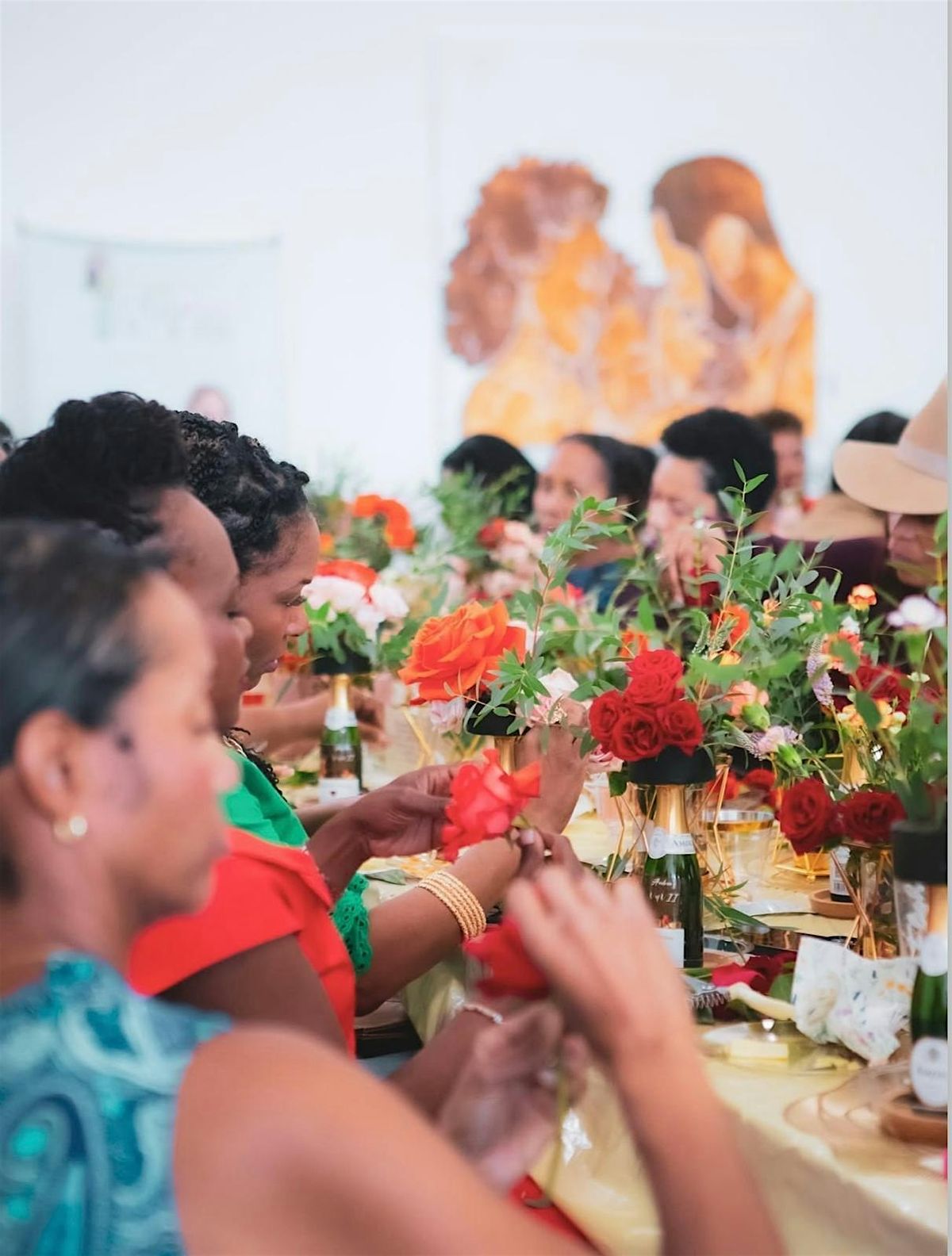 CUSTOM FLORAL ARRANGEMENT & PERFUME MAKING HOLIDAY CRAFT PARTY + FREE GIFT!, 14 December | Event in Dallas