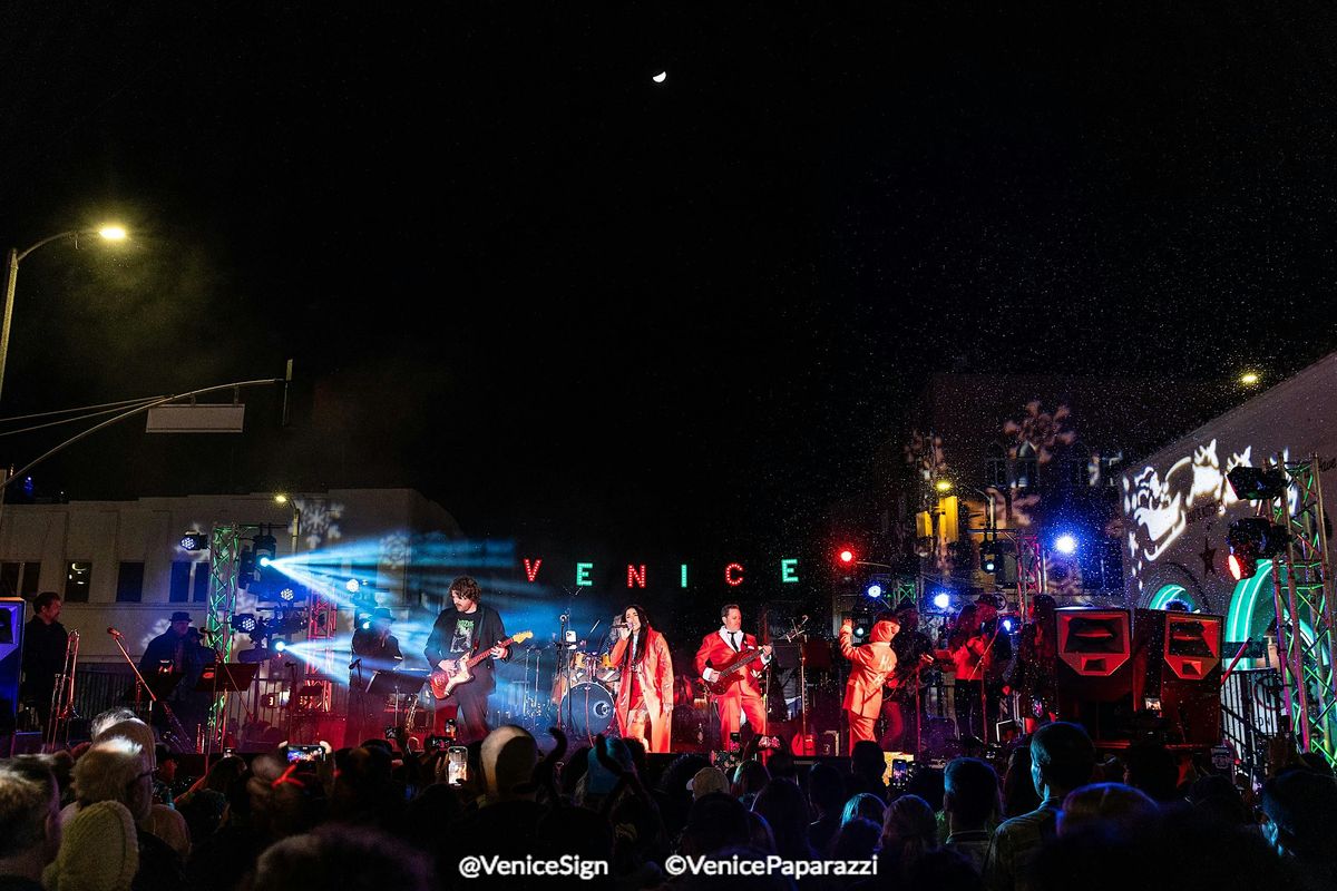 14th Annual Venice Holiday Sign Lighting hosted, 6 December | Event in Los Angeles | AllEvents