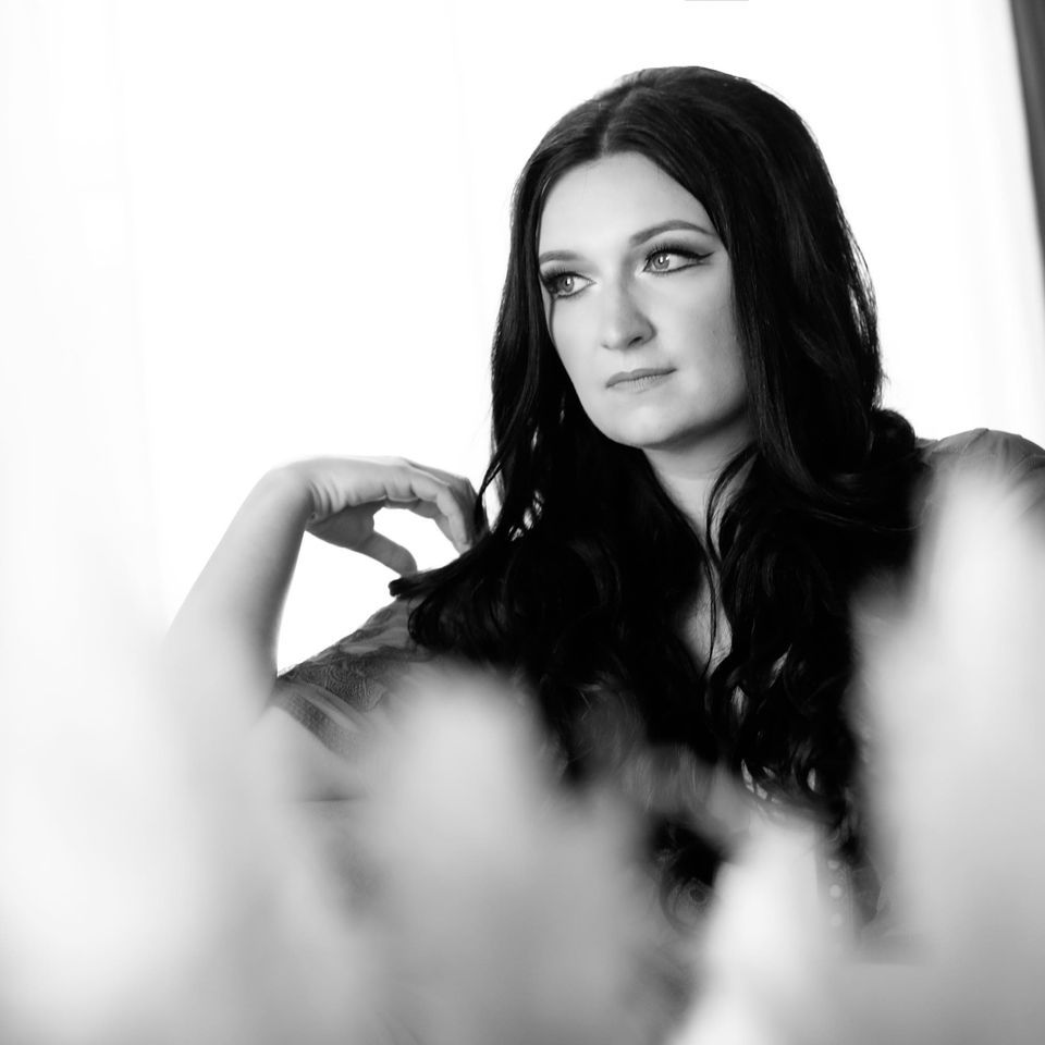 Jamie Suttle (Full Band) at Wings Vandalia!, Wings Sports Bar and