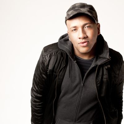 Vincent Powell / American Idol logo