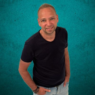 Alles Uit Mijn Kast logo