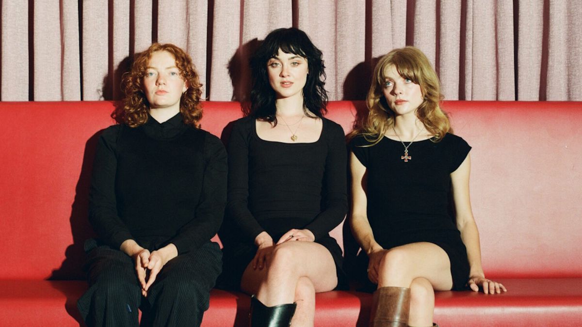 Foxwarren with Folk Bitch Trio (19+), 30 November | Event in Saskatoon | AllEvents