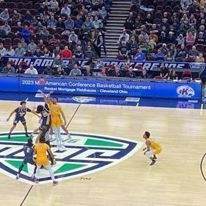 Kent State Golden Flashes vs. Akron Zips