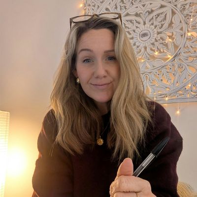 Anna Brown @ Moss & Moon Wellbeing logo