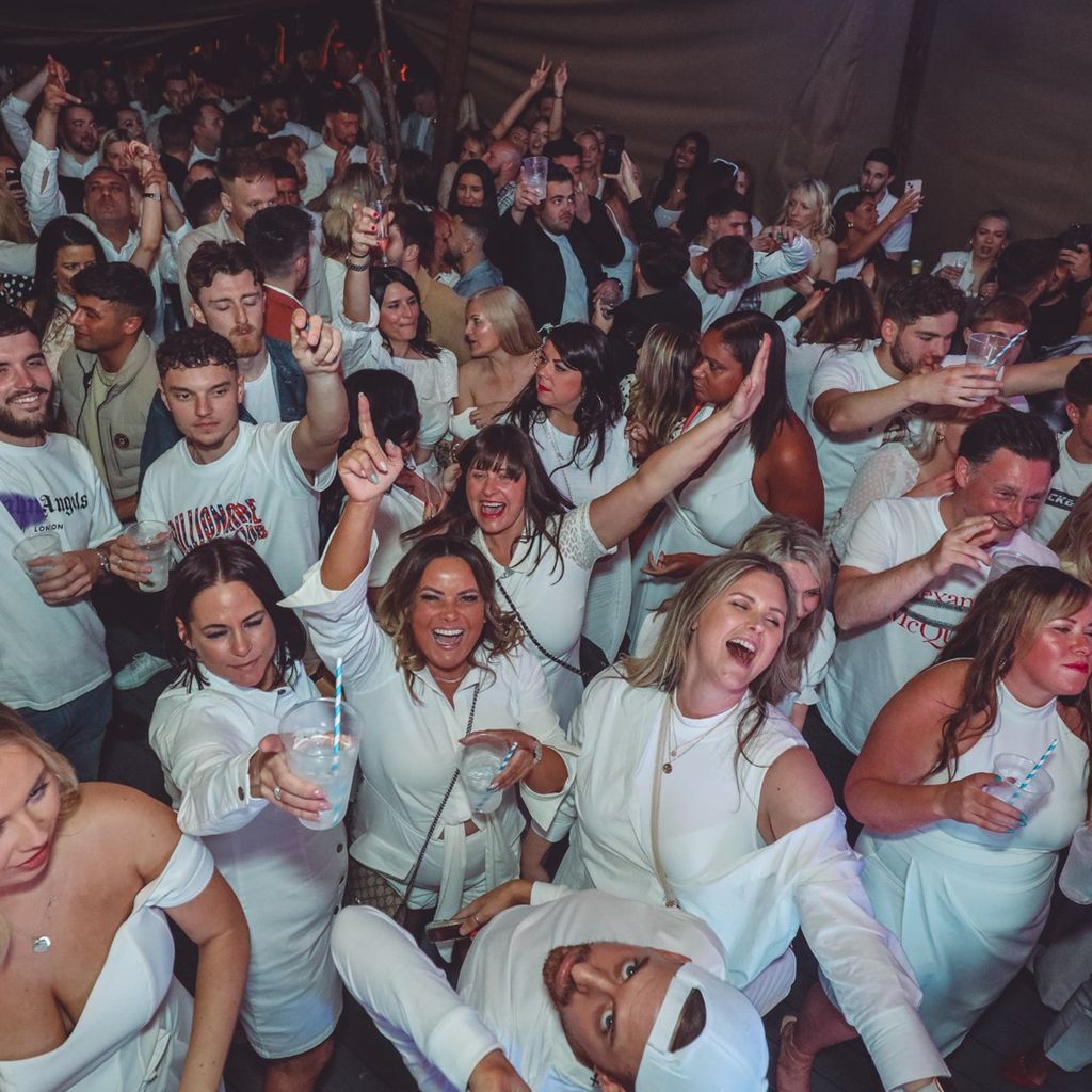 Word of Mouth White Terrace Party, The Crown At Iverley