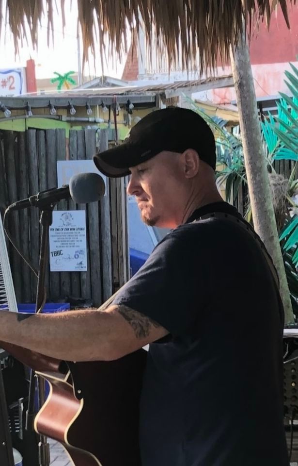 Louie Baldanza Finns Dockside Bar & Grill / Apollo Beach , Fl, Finn's