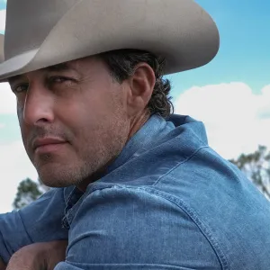 Aaron Watson in Corinth