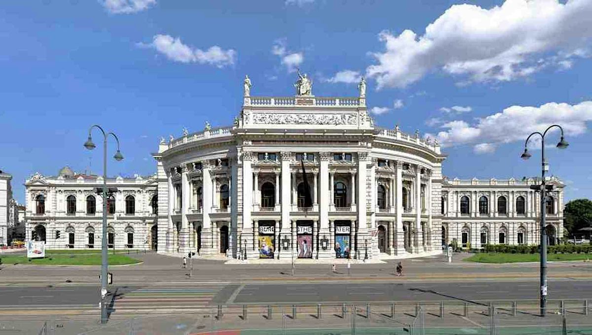 Vienna Highlights Audio Tour: Imperial Treasures and Architectural ...
