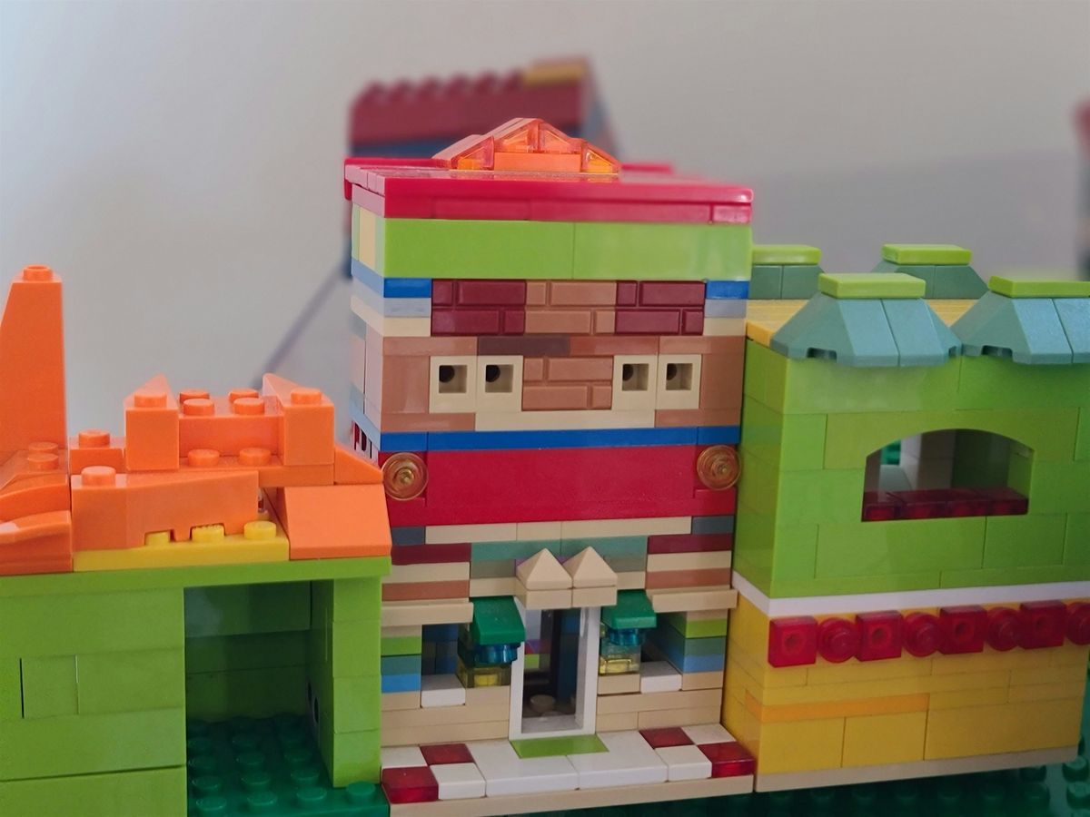 POP UP - SMALL BUSINESS SUNDAY SHOPPING - Lots of RETIRED LEGO Sets!, 30 November | Event in Long Beach | AllEvents