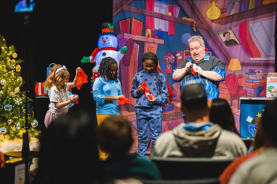 The Wonderfilled Holiday Magic Show, Mississippi Museum of Natural