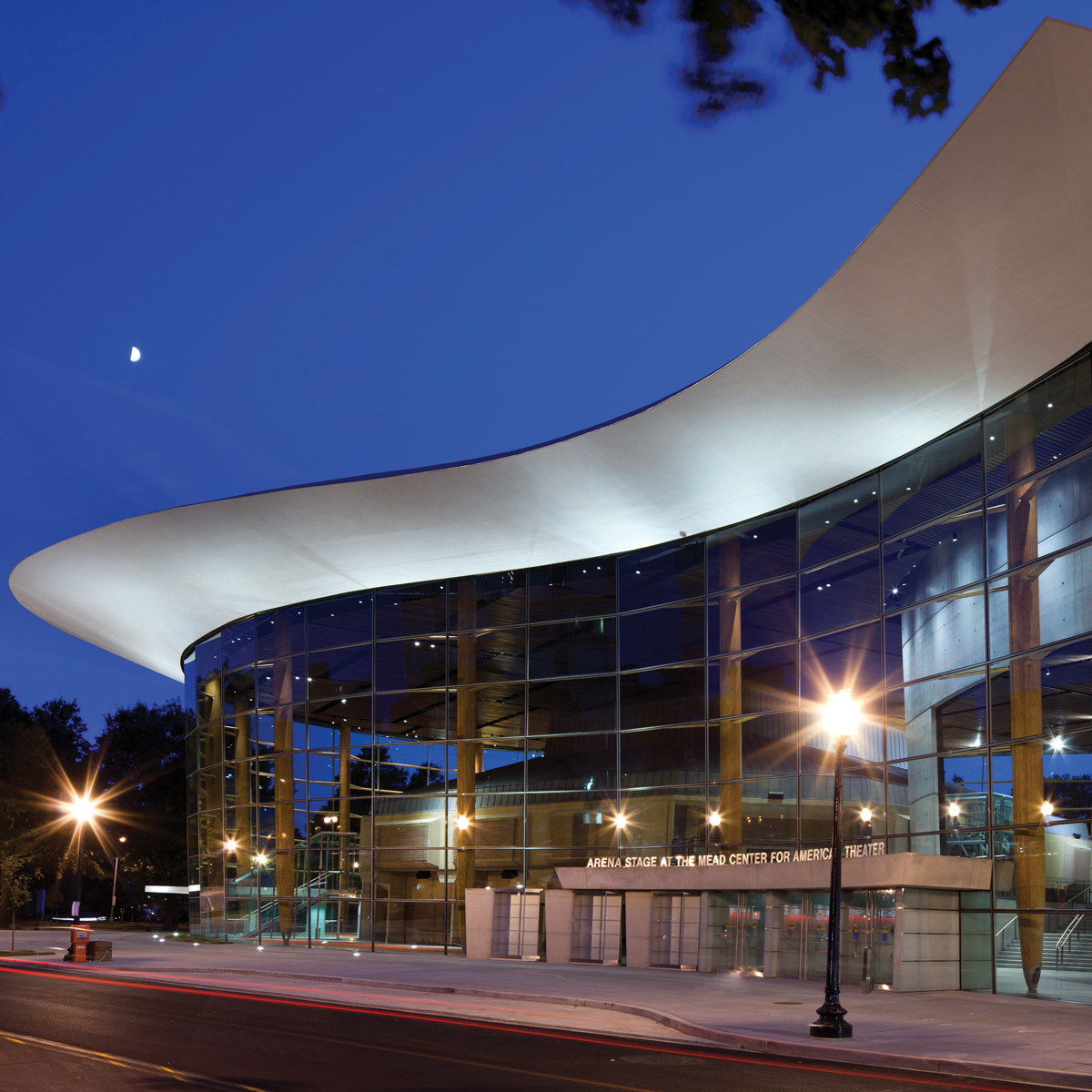 The Motion performance at Fichandler Stage at Arena Stage, Washington, DC at Fichandler Stage at Arena Stage, 27 May