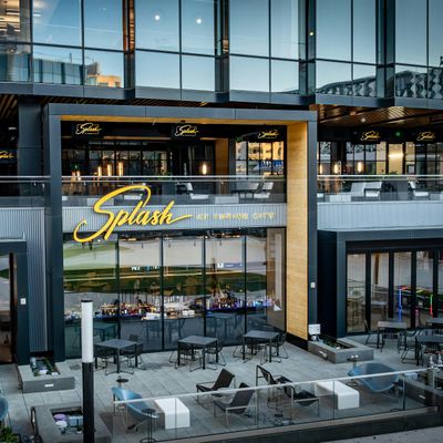 Splash Sports Bar logo