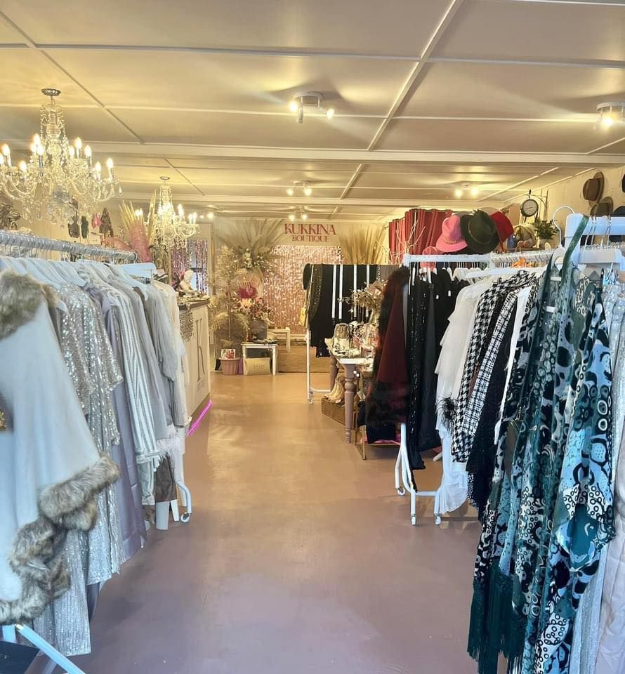 late-night-christmas-shopping-kukkina-boutique-cheddar-14-december