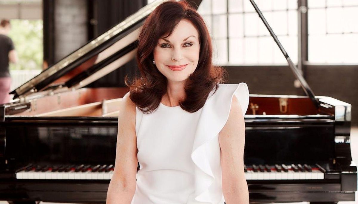 Lorie Line - Christmas at Hoyt Sherman Place, 4 December | Event in Des Moines | AllEvents