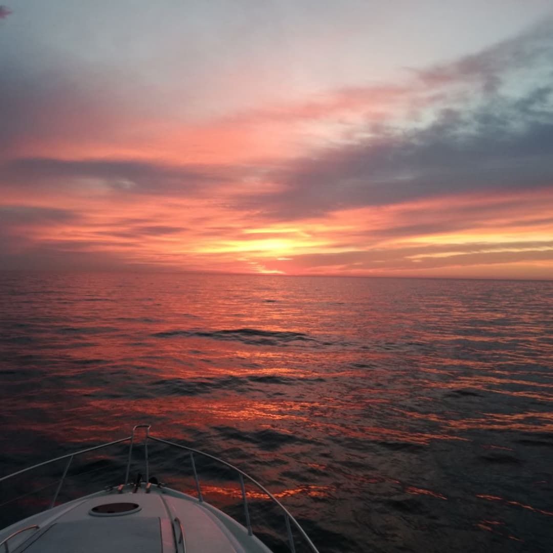 Paseo en barco al amanecer | Event in Barcelona | AllEvents