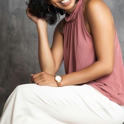 Daniella Loubriel logo