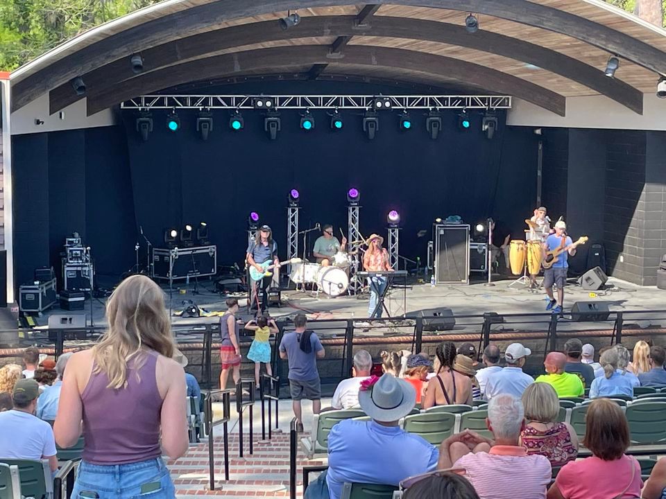 Lunar Tide Bowstring Burgers & Brewyard, Bowstring Burgers and