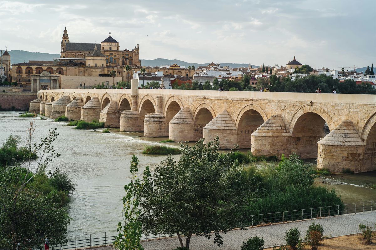 Guided tour of the Jewish Quarter, Alcazar and Mosque-Cathedral - Italian, 2 December | Event in Córdoba