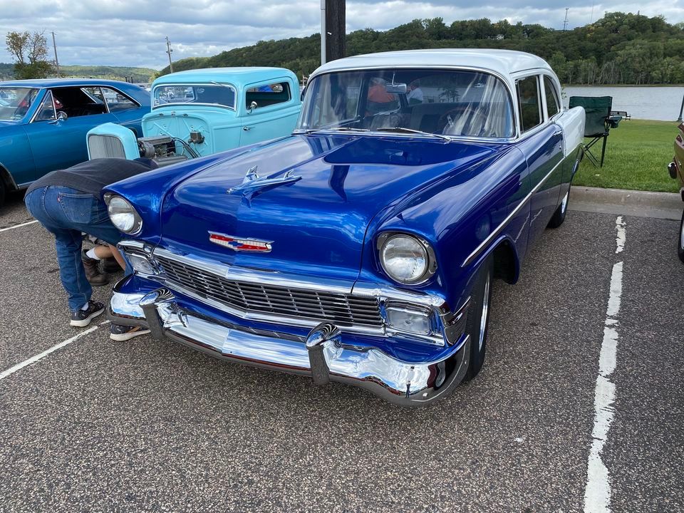 willow-river-car-club-car-show-the-empourium-hudson-20-may