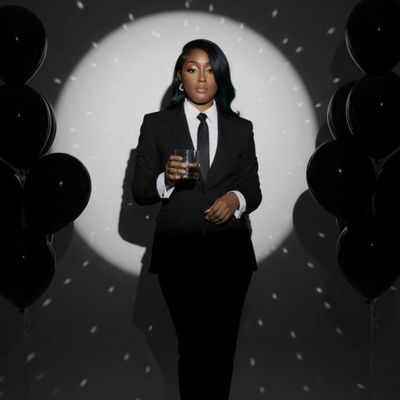 Charmelle Chateau Dynasty logo