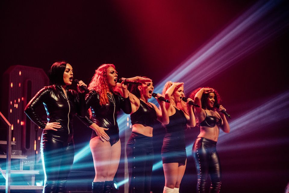 Efectos de una recesión económica en estados unidos para latinoamérica, august 17 2022 Wannabe! The Spice Girls Show at The Palms at Crown, Melbourne 2022, August 24 to August 27